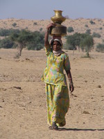 041211215342_water_lady_in_jaisalmer_desert