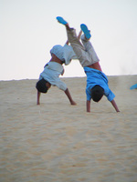 041212041924_playful_boys_in_the_thar_desert_of_jaisalmer