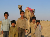 041214030128_five_childrens_and_the_camel