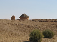 041212231438_hut_in_the_desert