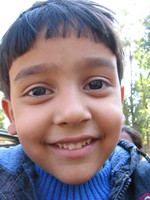 041229103900_smile_of_the_doctor_boy_in_kanha