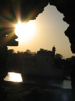 041219170830_sunset_lake_palace