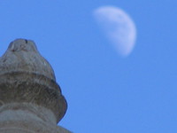 041219153928_moon_over_the_temple_top