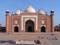 041226140416_mosque_facing_the_wrong_direction