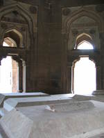 050110132538_mohammed_shah_tomb
