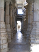 041217001452_colonnades_in_ranakpur