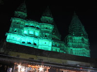 050102182234_chaturbhuj_temple_at_night