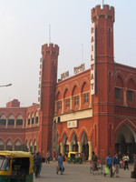 041130004518_old_delhi_train_station