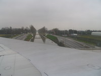 041129022610_canal_in_amsterdam_airport