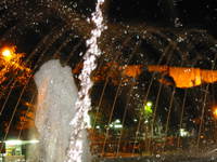 001_fountain_at_night