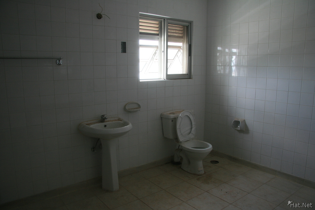queen bathroom for buganda king palace