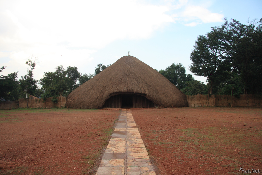 road to kasubi tomb