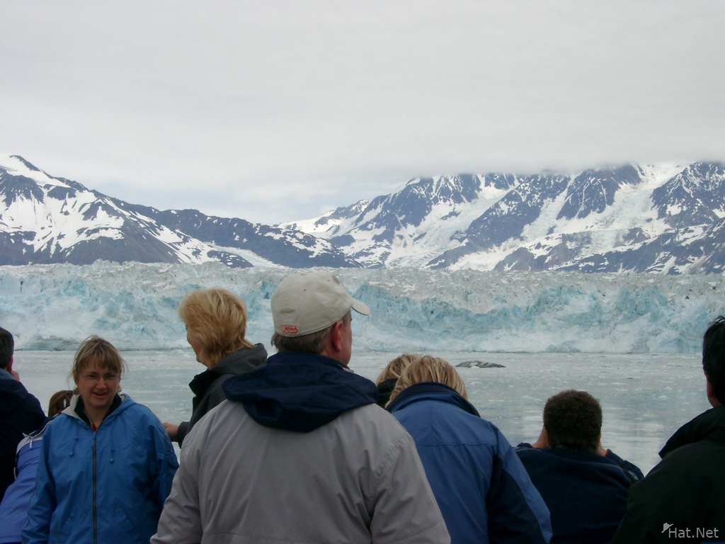 tourists and hubbard glacier