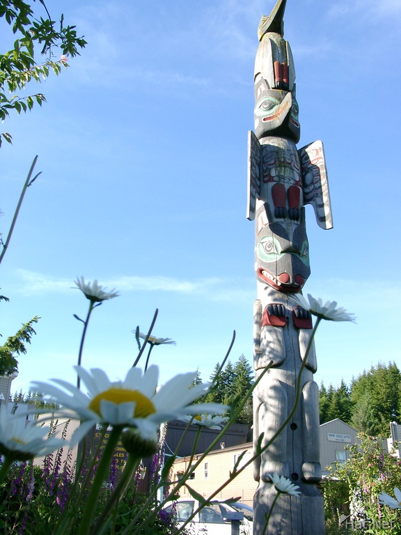 totem and flowers