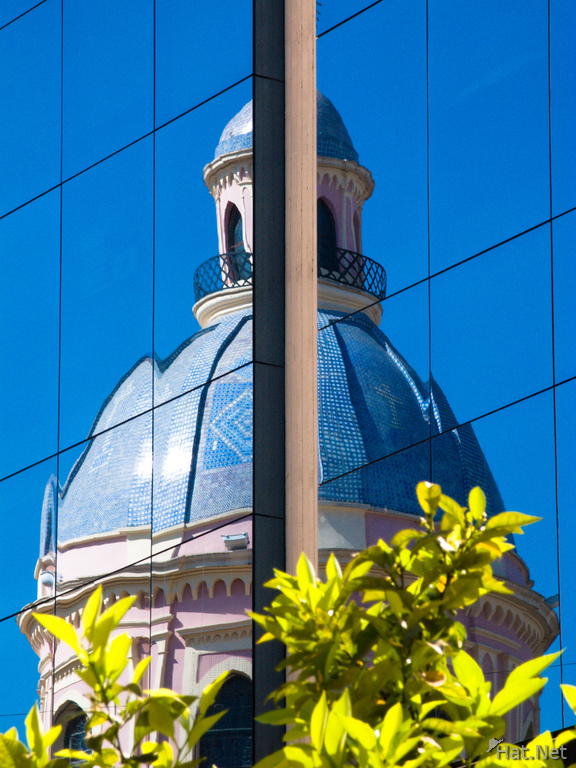 view--reflection of salta catedral