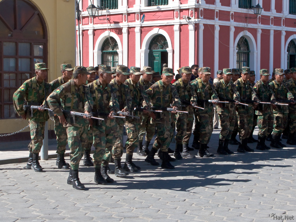 bolivian soliders marching